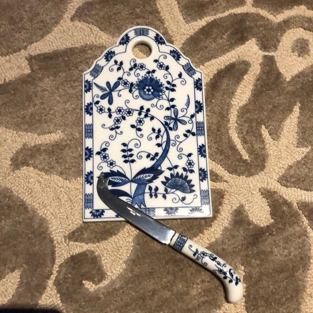 Vintage Blue Danube cheese board and knife